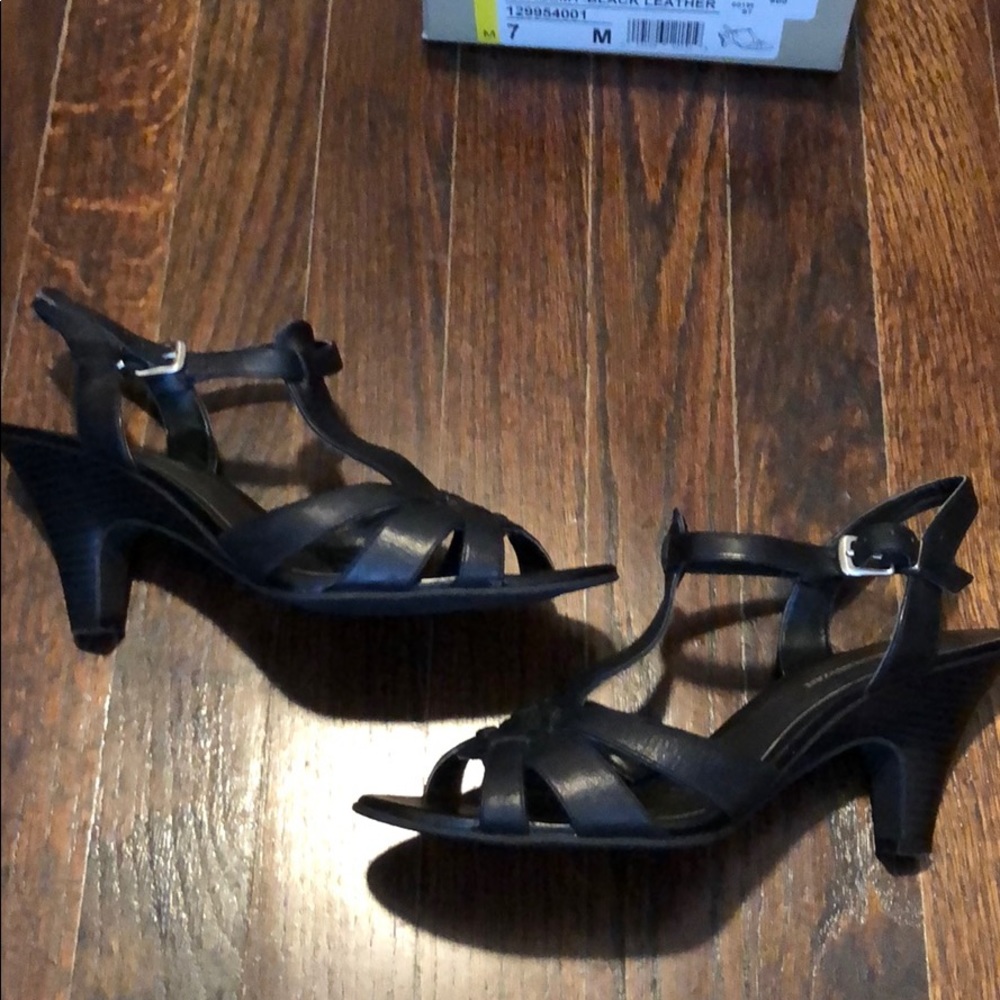 Naturalizer Academy Black Leather Heeled Sandal - Picture 2 of 3